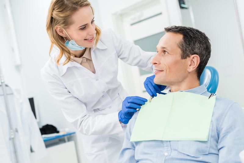 Invisalign - Rewolucyjne leczenie ortodontyczne, które odmieni Twój uśmiech!