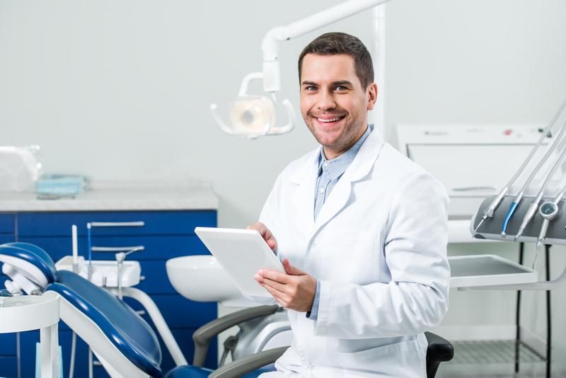 Dentysta Żoliborz -  ortodoncja, chirurgia i implanty.