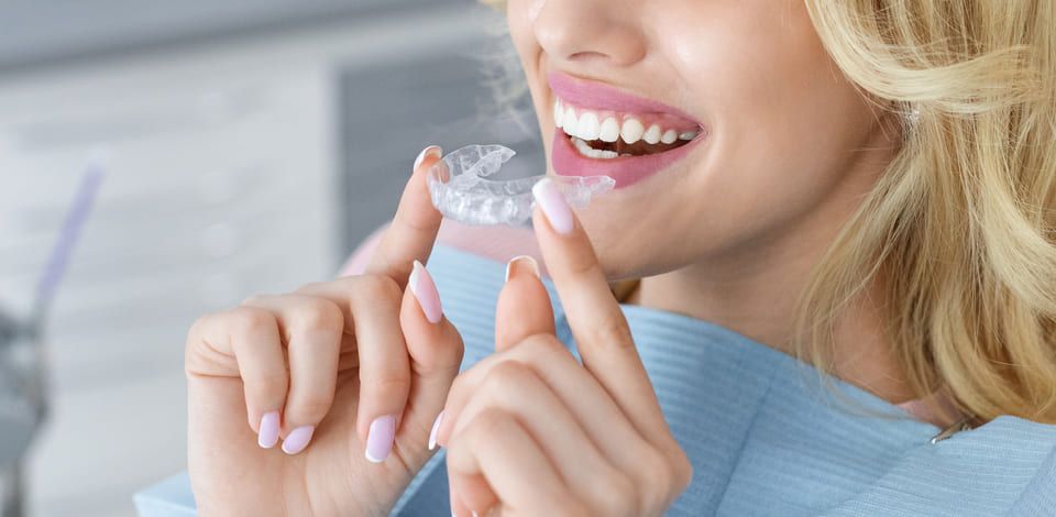 Invisalign Warszawa Wola - jak wybrać specialistę z certyfikatem?