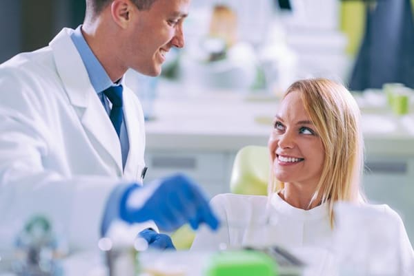 Dentysta Żoliborz - Invisalign i protetyka.
