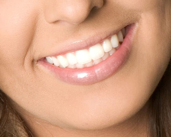 Invisalign: Twoja droga do zdrowego i pięknego uśmiechu